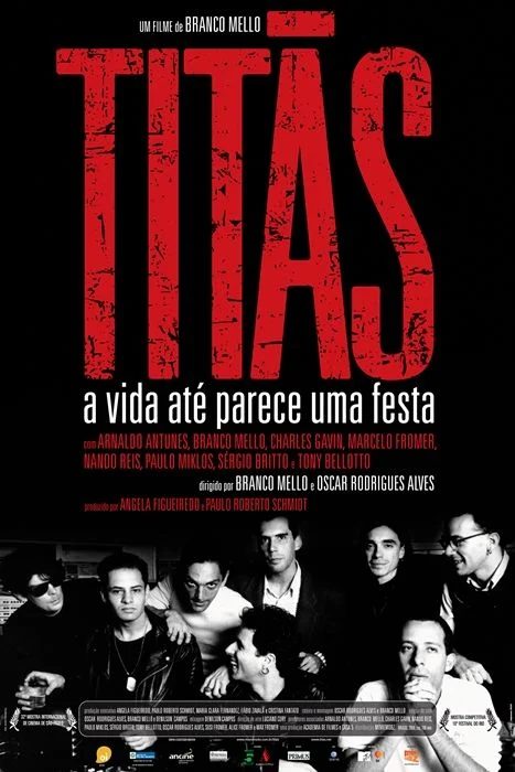 Capa: Titãs — A Vida Até Parece uma Festa